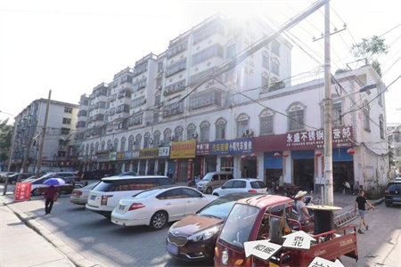 清河上城4室2厅1卫98万160m2精装修有证能分期